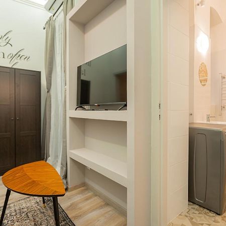 Downtown Studio Flat In Budapest, Mona Esterno foto