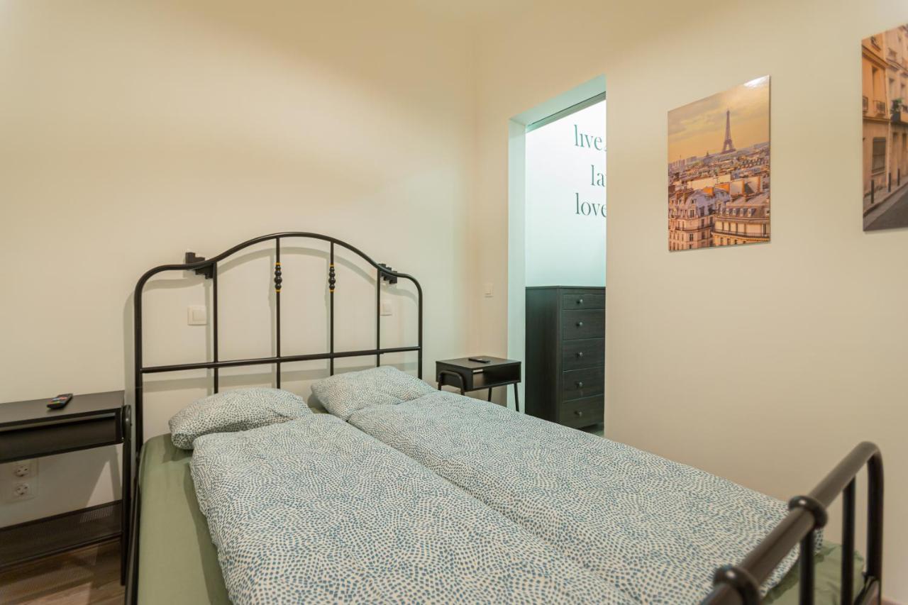 Downtown Studio Flat In Budapest, Mona Esterno foto