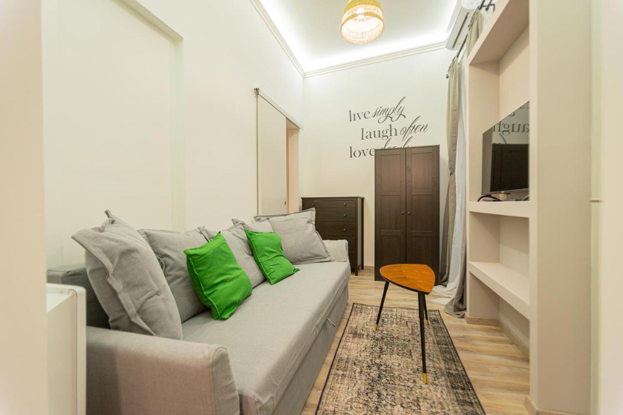 Downtown Studio Flat In Budapest, Mona Esterno foto