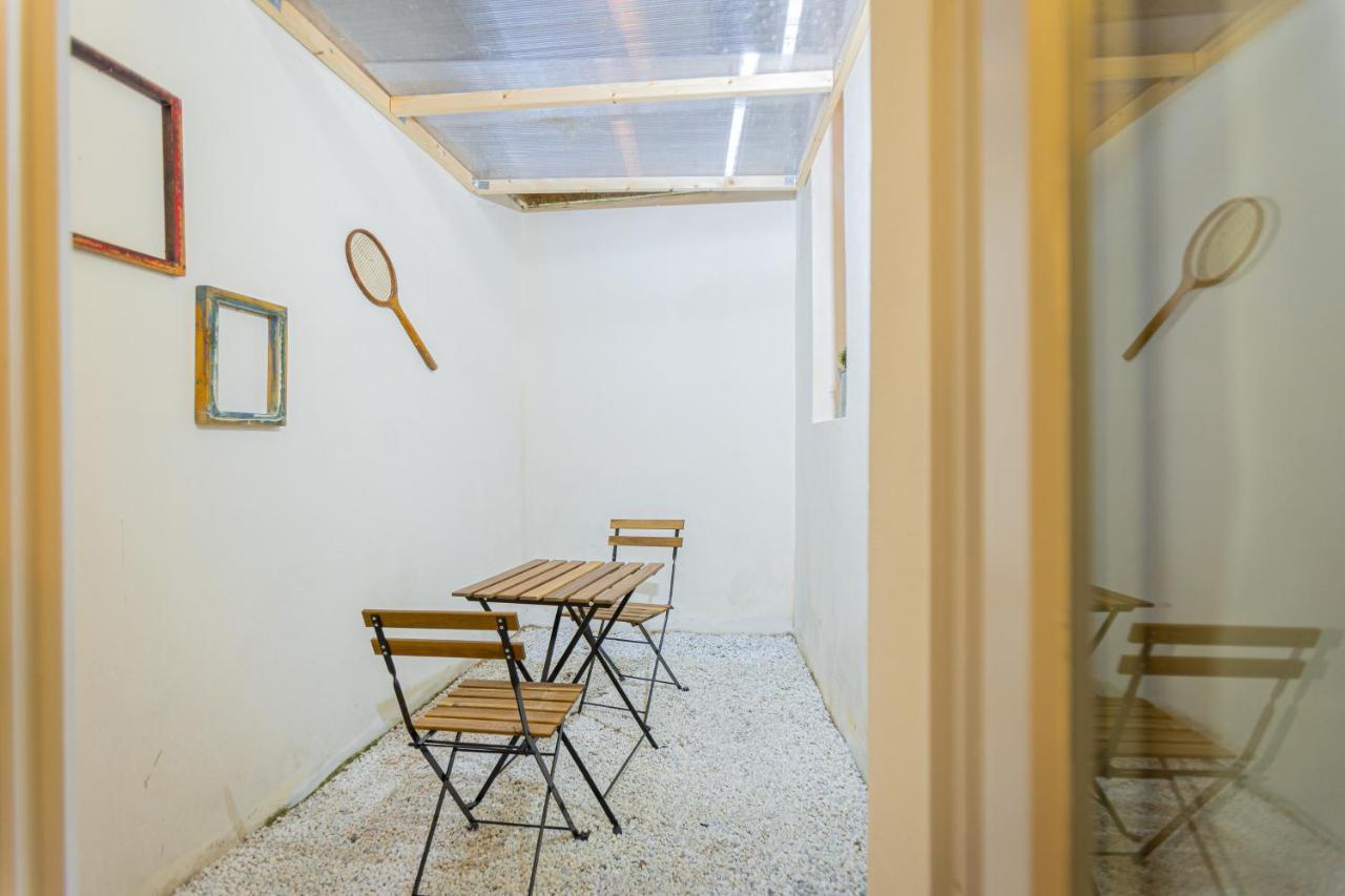 Downtown Studio Flat In Budapest, Mona Esterno foto